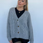 Strickjacke mit Knöpfen und Flechtoptik, Grau