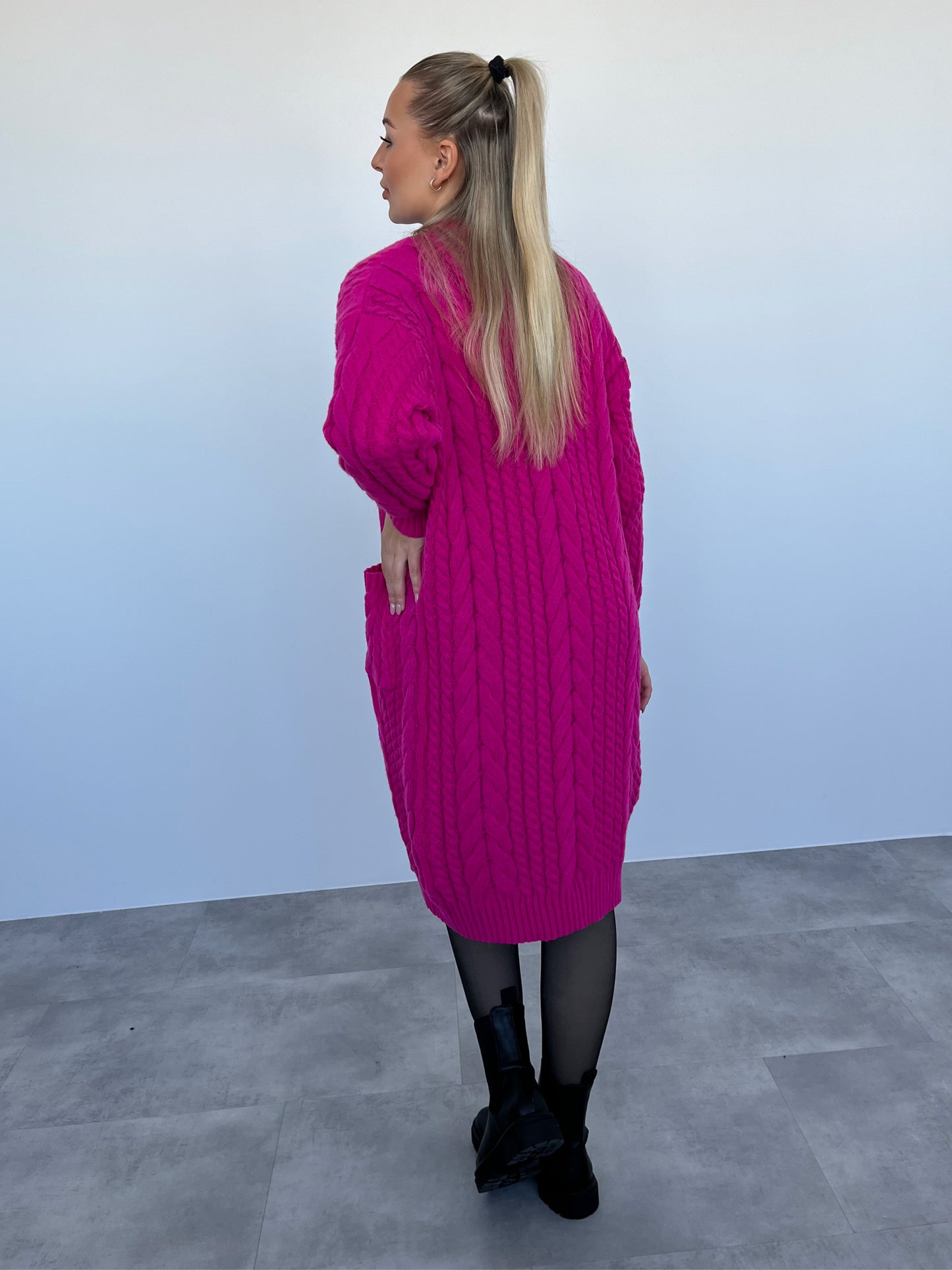 Lange Strickjacke mit Knöpfen, Pink