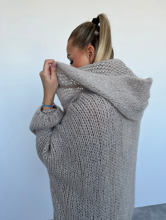 Strickjacke mit Kapuze, beige