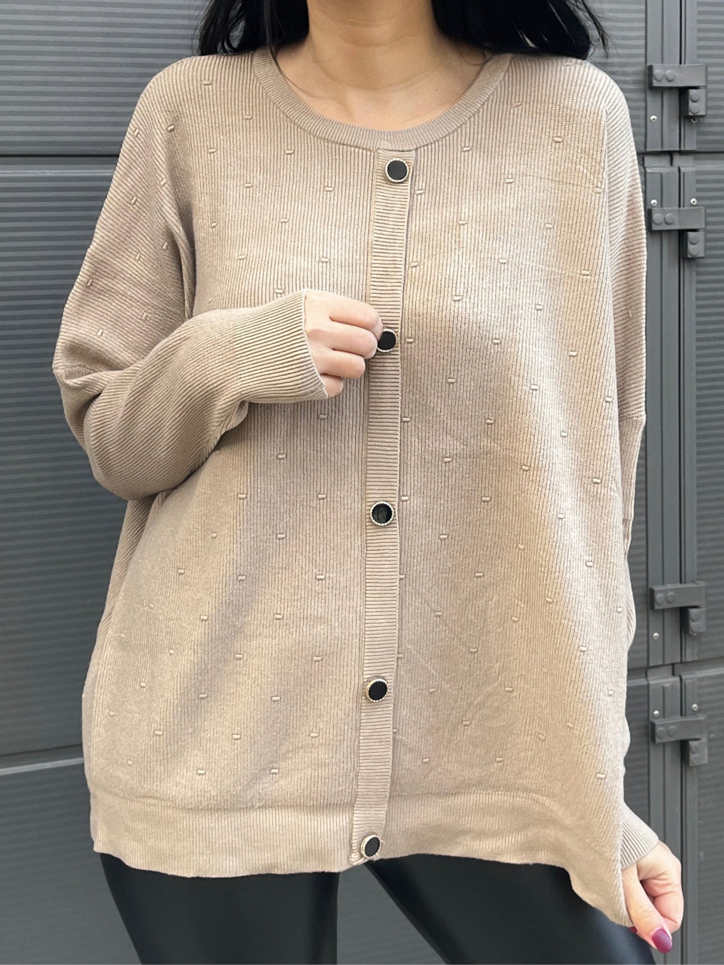 Pullover mit Knöpfen, beige